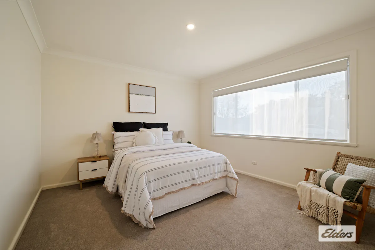 303 Clarence Street — photo 8 of 17