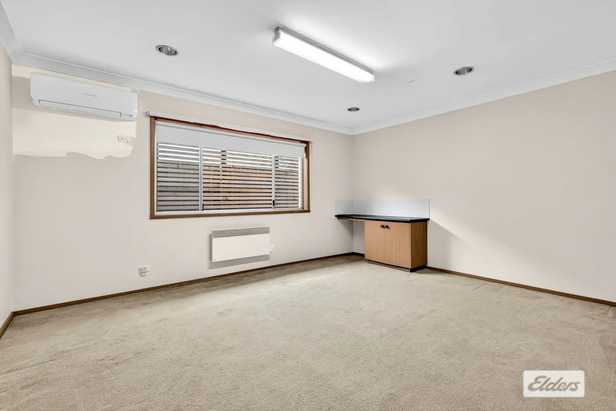 548 Thurgoona Street — photo 8 of 14