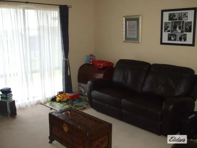 5 Flag Place — photo 2 of 5