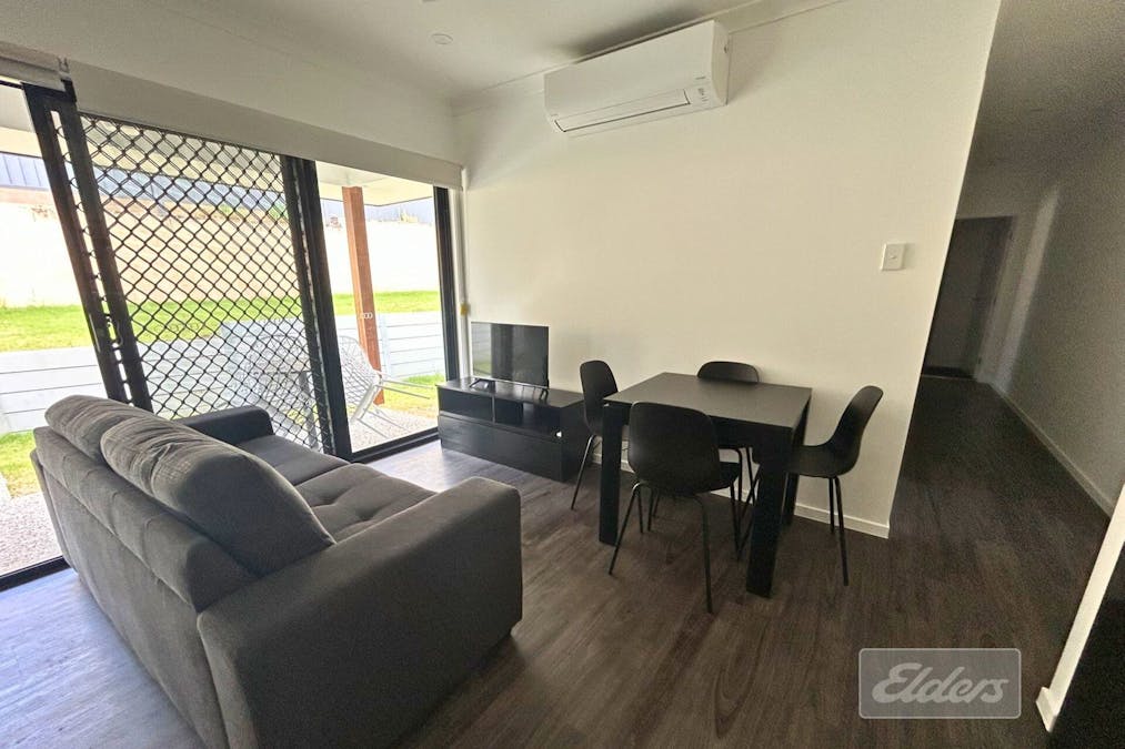 37 Excalibur Crescent, Southside, QLD, 4570 - Image 11