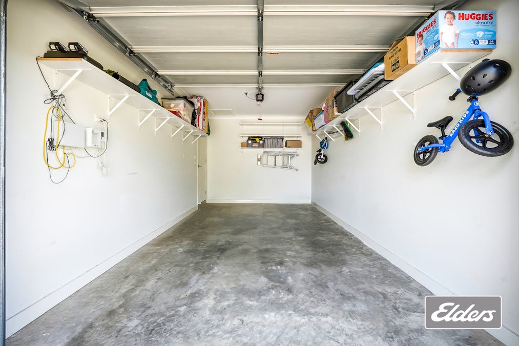 15 Sugarloaf Crescent, Colebee, NSW, 2761 - Image 10