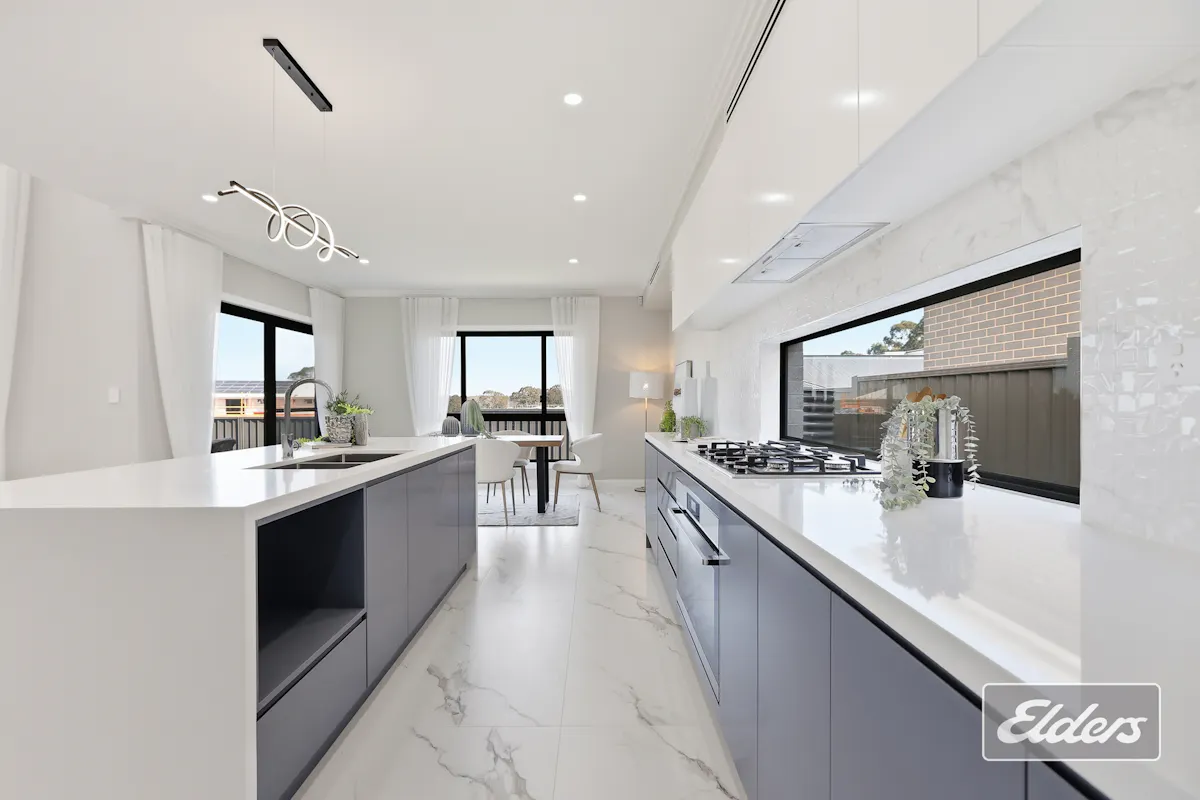 59 Swiss (oakville) Drive — photo 10 of 30