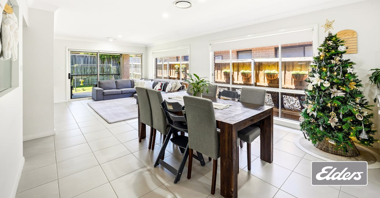 15 Sugarloaf Crescent, Colebee, NSW, 2761 - Image 5