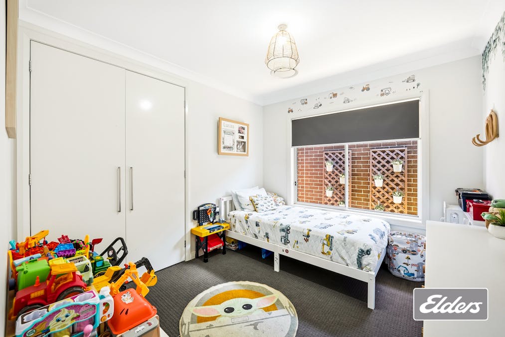 15 Sugarloaf Crescent, Colebee, NSW, 2761 - Image 8