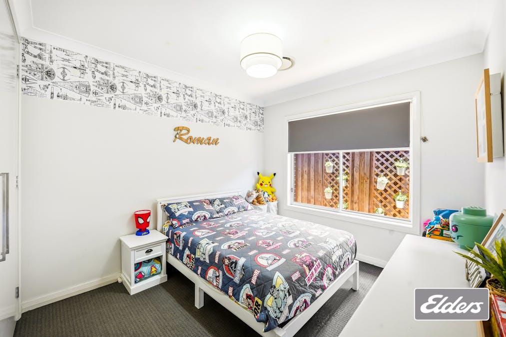 15 Sugarloaf Crescent, Colebee, NSW, 2761 - Image 9