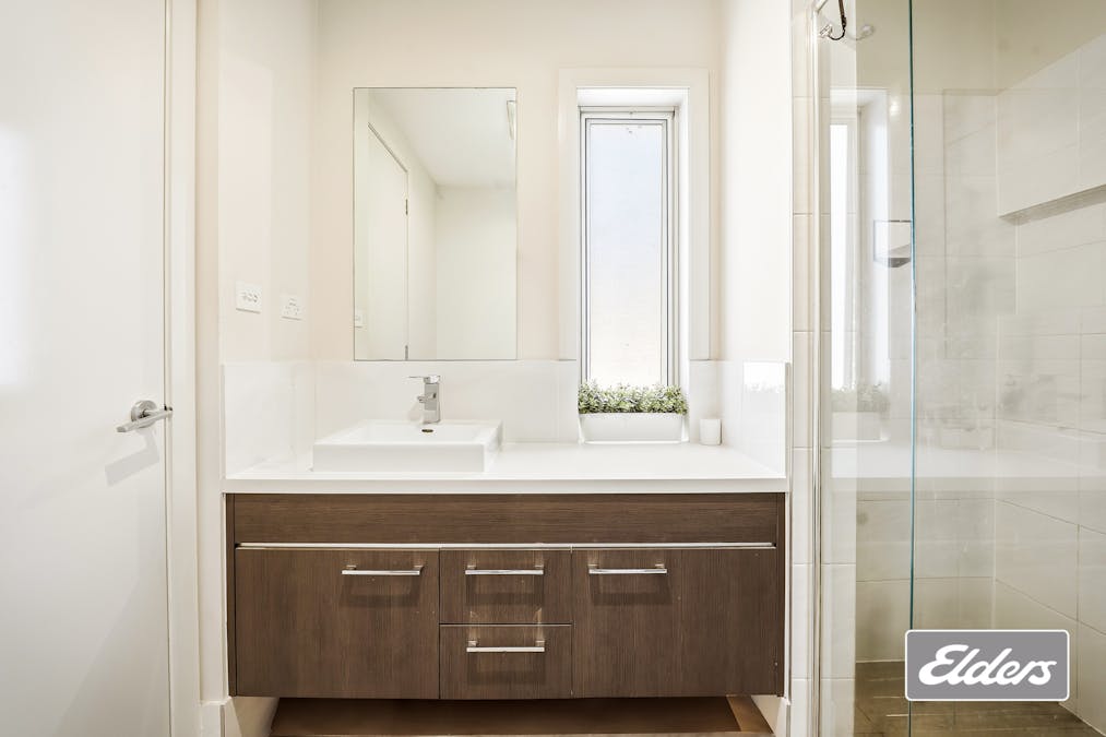 15 Sugarloaf Crescent, Colebee, NSW, 2761 - Image 12