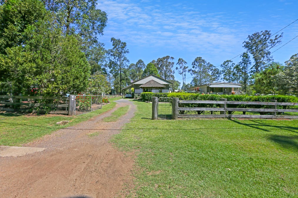 27 BLACKBUTT Street, Blackbutt, QLD, 4314 - Image 2
