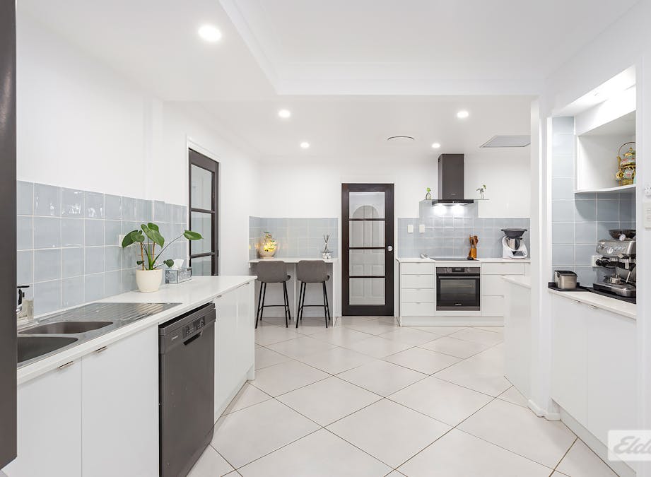 4 Sandra Court, Redland Bay, QLD, 4165 - Image 8