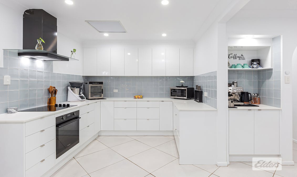 4 Sandra Court, Redland Bay, QLD, 4165 - Image 7