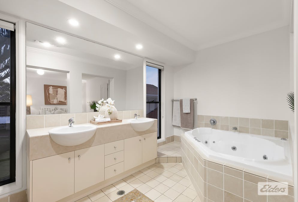 20 The Rampart , Redland Bay, QLD, 4165 - Image 14