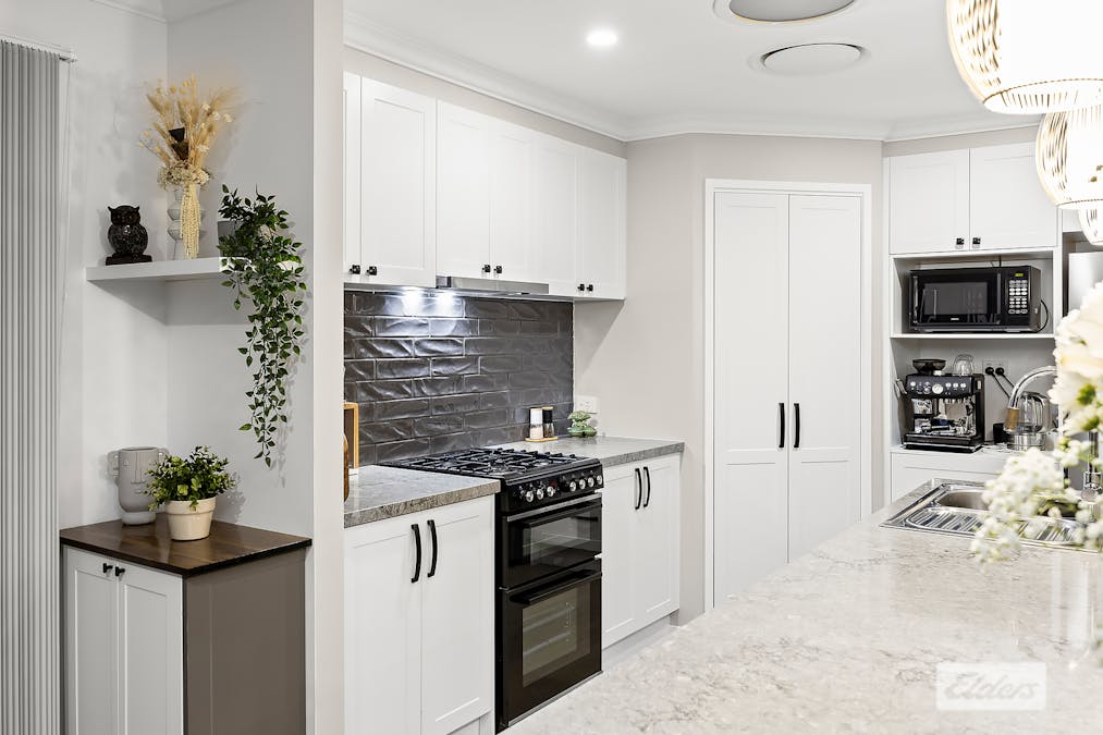 14 Keirnan Street, Redland Bay, QLD, 4165 - Image 8