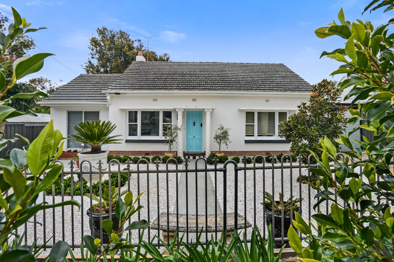 10 Field Avenue, Victor Harbor, SA, 5211 Sold Elders Real Estate