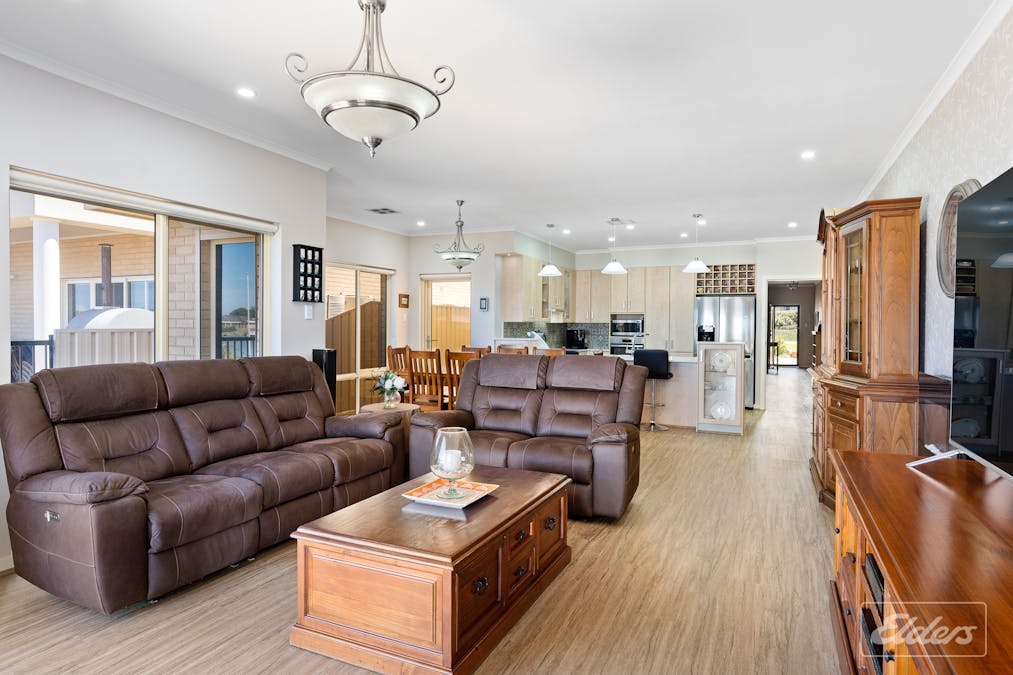 51 Britannia Parade, Hindmarsh Island, SA, 5214 - Image 11