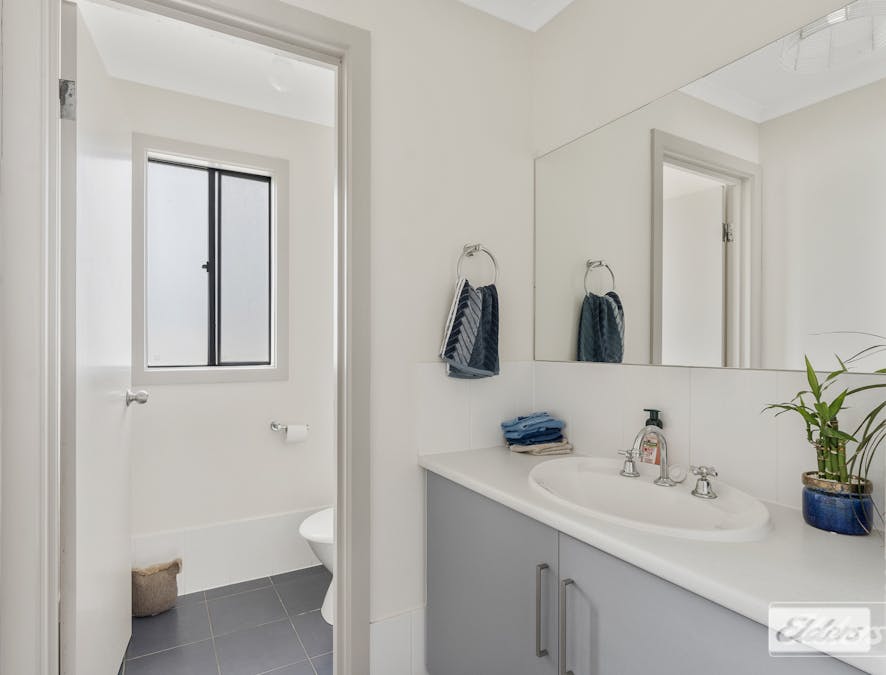 27 Seaview Avenue, Middleton, SA, 5213 - Image 11