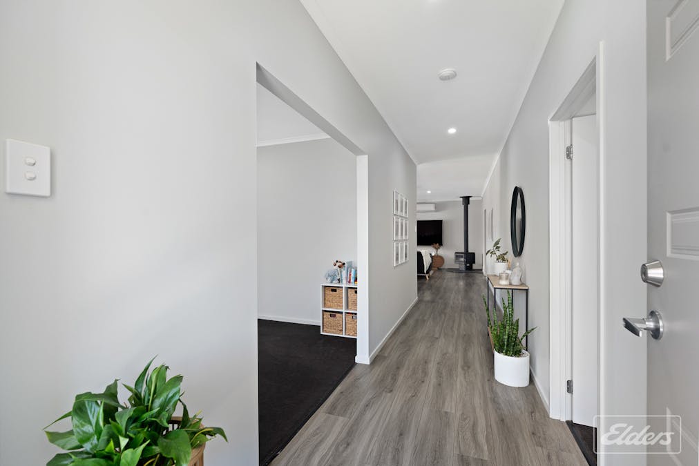 9 Wallace Street, Hindmarsh Island, SA, 5214 - Image 2