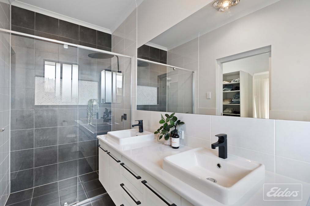 9 Wallace Street, Hindmarsh Island, SA, 5214 - Image 8