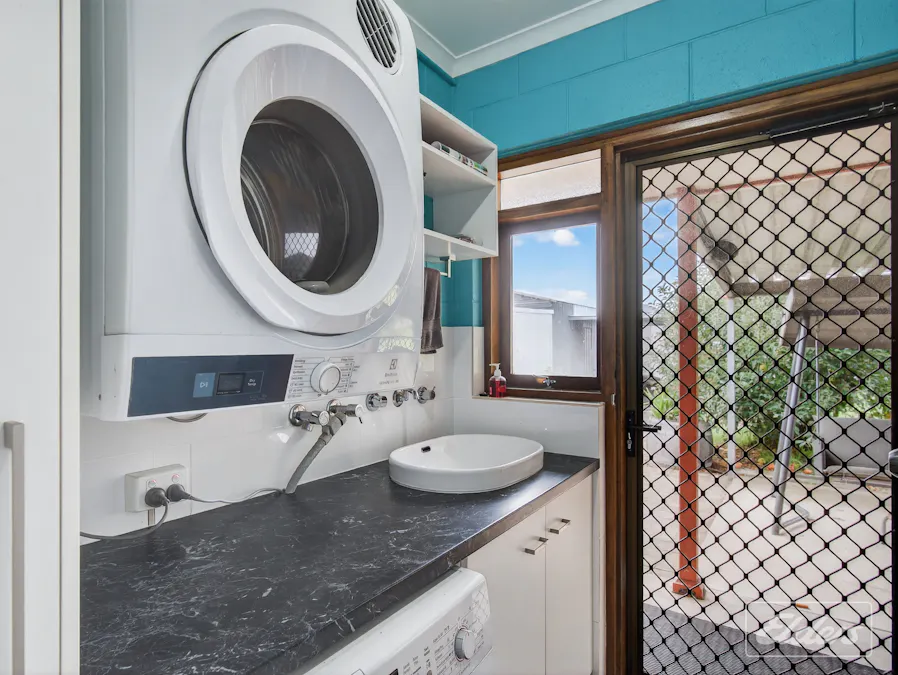 9 Port Elliot Road, Goolwa Beach, SA, 5214 - Image 11