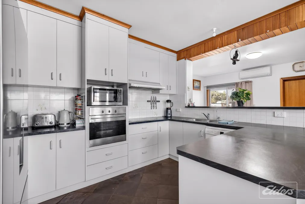 17 Corcoran Avenue, Goolwa Beach, SA, 5214 - Image 4