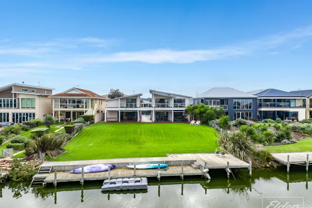 109 - 111 Wentworth Parade — photo from Elders Real Estate Goolwa
