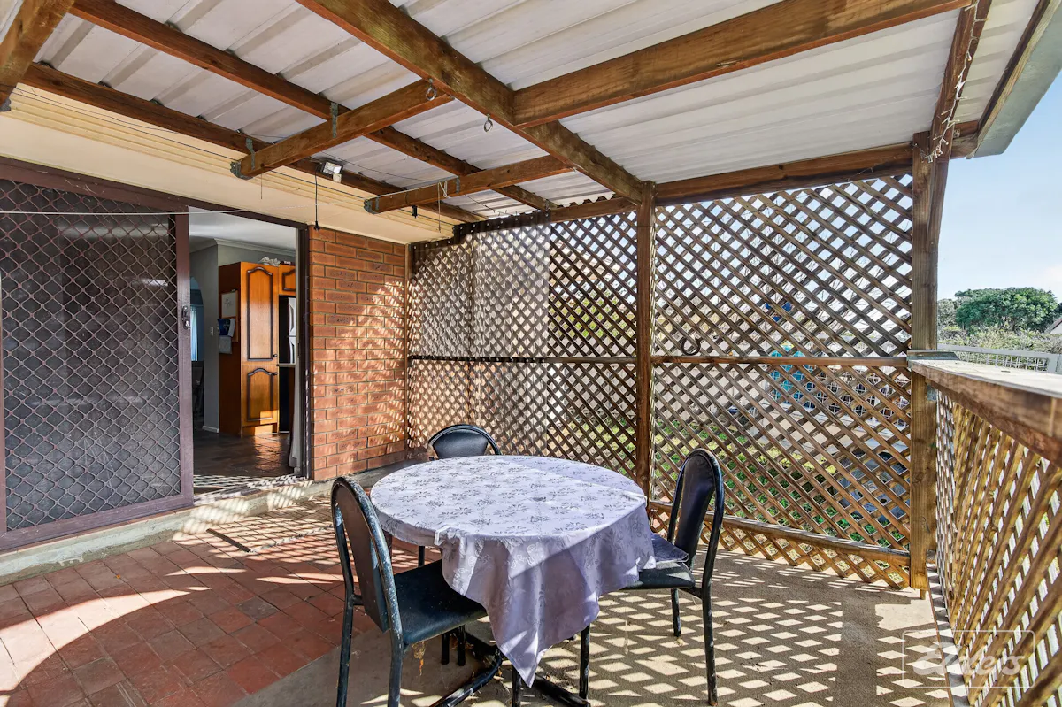 18 Lacrington Street — photo 17 of 21