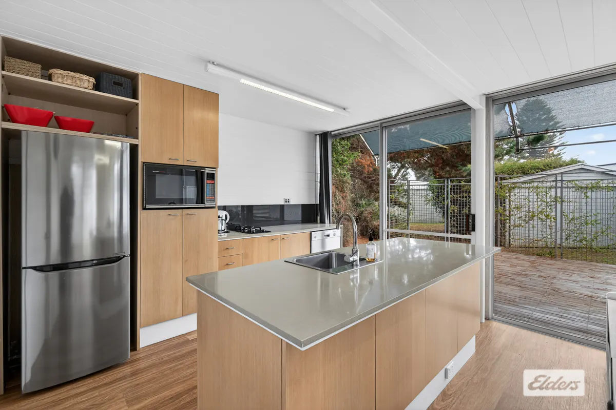 63 Shepherd Avenue — photo 4 of 22