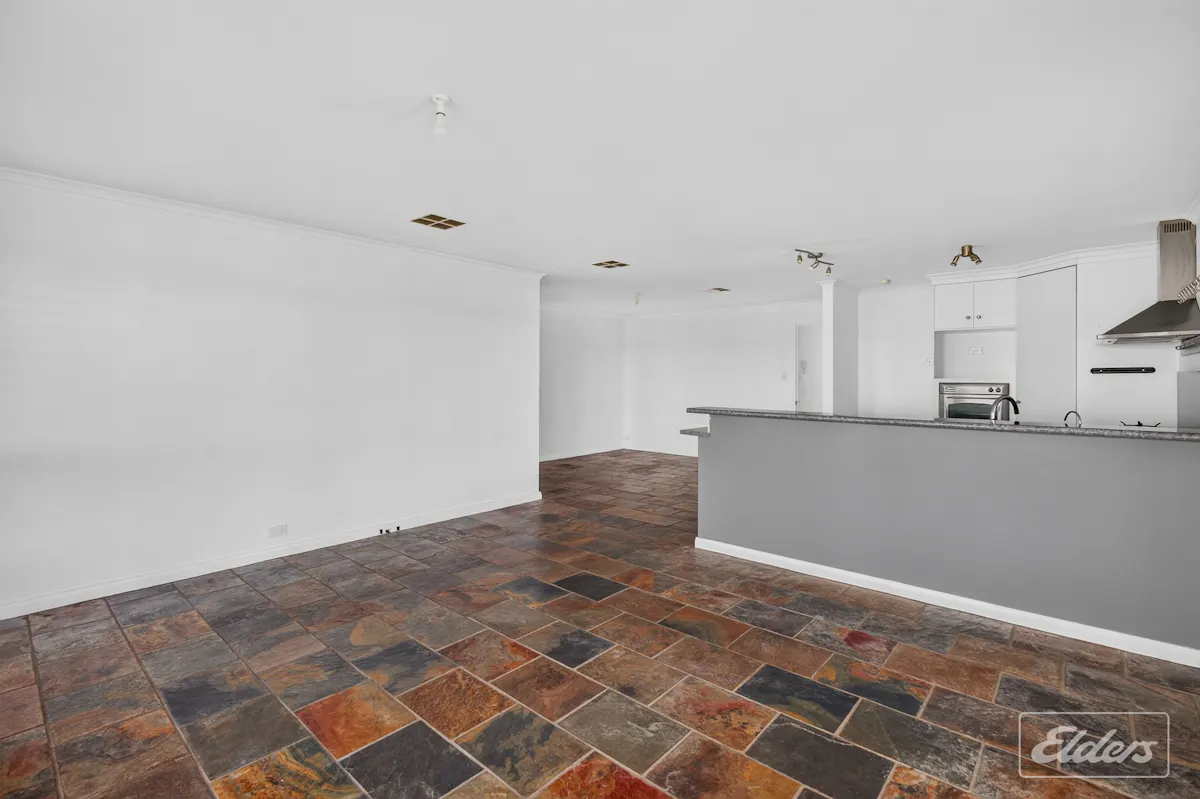 27 Arcadia Avenue — photo 10 of 30