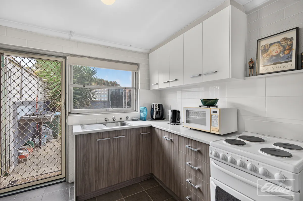 2/10 Oliver Street — photo 6 of 20