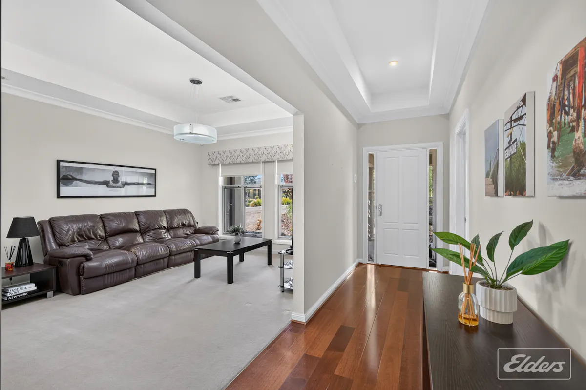 8 Aquamarine Boulevard — photo 4 of 30