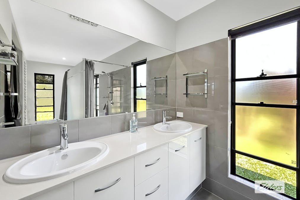 77 Jessica Road, Peeramon, QLD, 4885 - Image 12