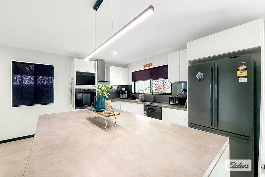 18 Sixth Avenue, Atherton, QLD, 4883 - Image 6