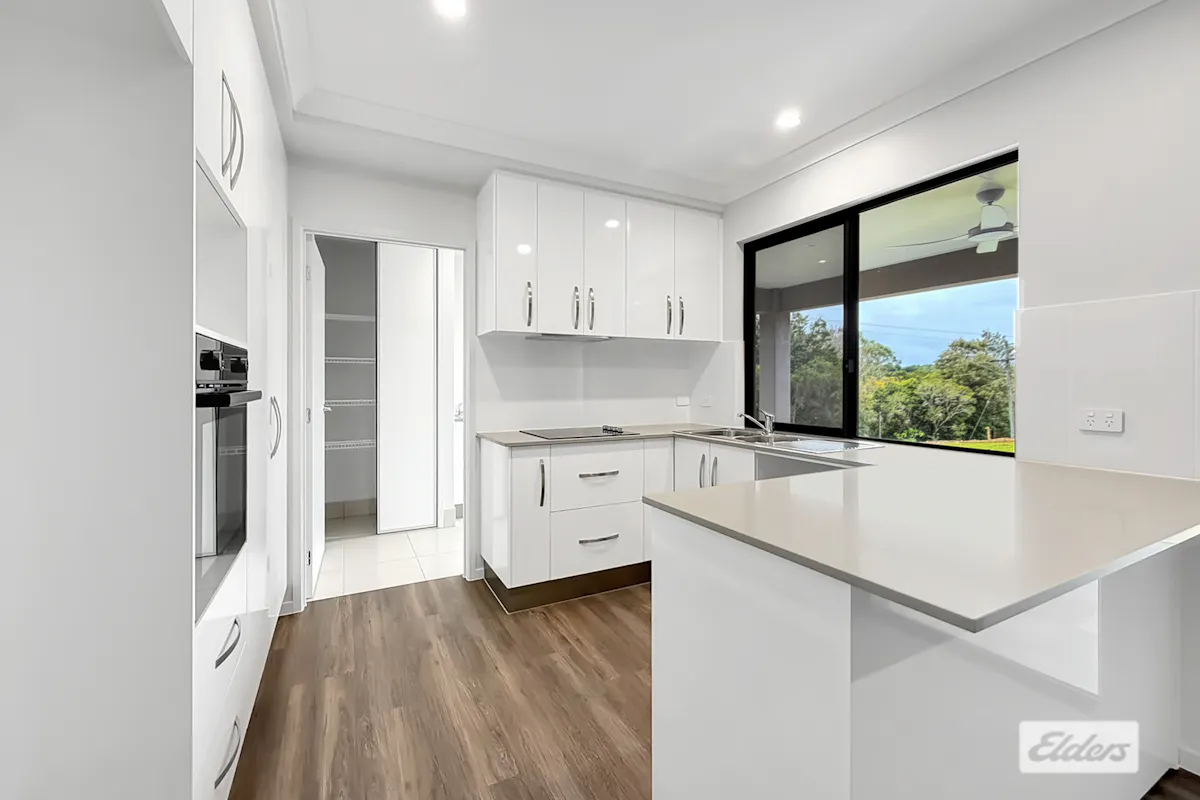 14 Redberry Close — photo 3 of 16