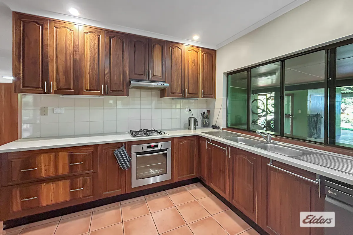 12-13 Wavell Drive — photo 10 of 30