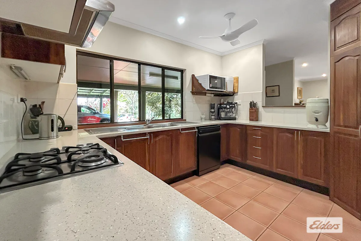 12-13 Wavell Drive — photo 12 of 30
