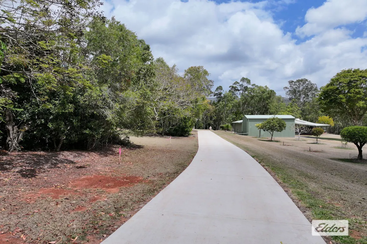 9B Hutton Drive — photo 5 of 7