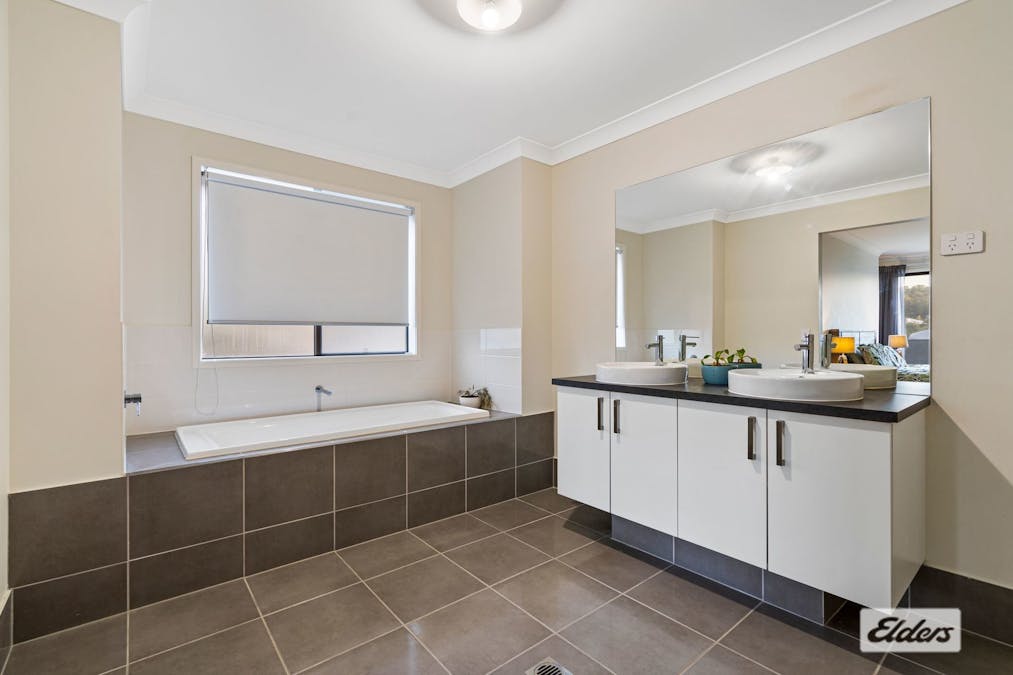33 Honeyeater Street, Bahrs Scrub, QLD, 4207 - Image 8