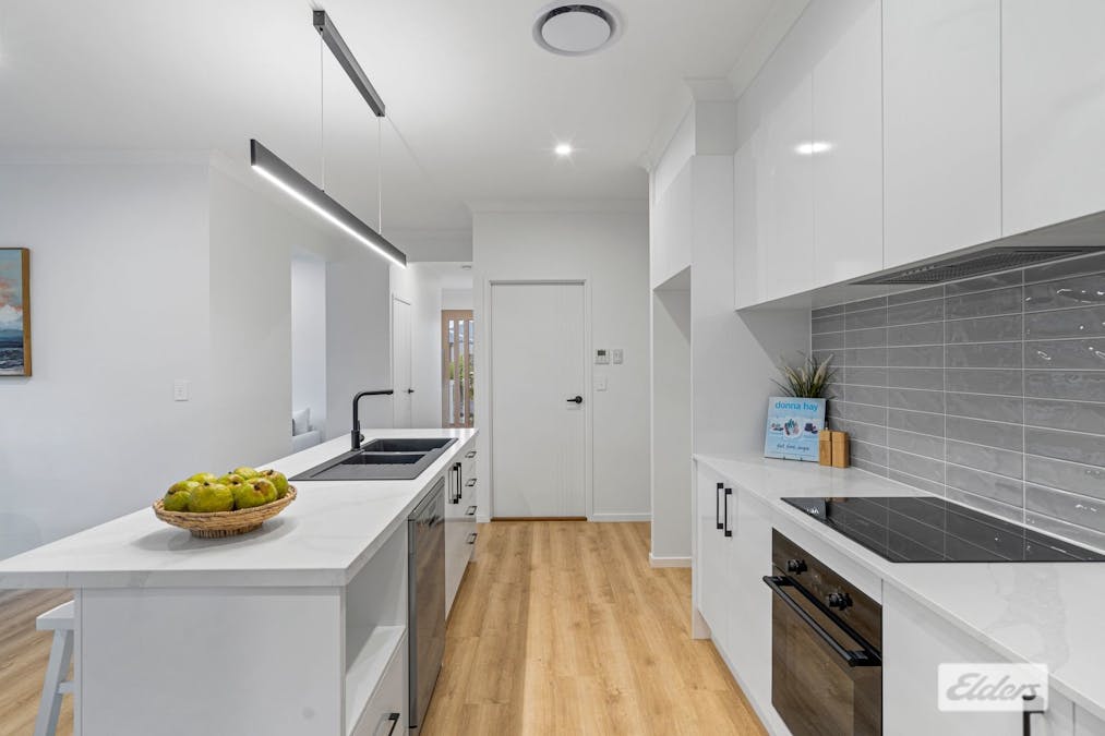 16 Freycinet Street, Redland Bay, QLD, 4165 - Image 11