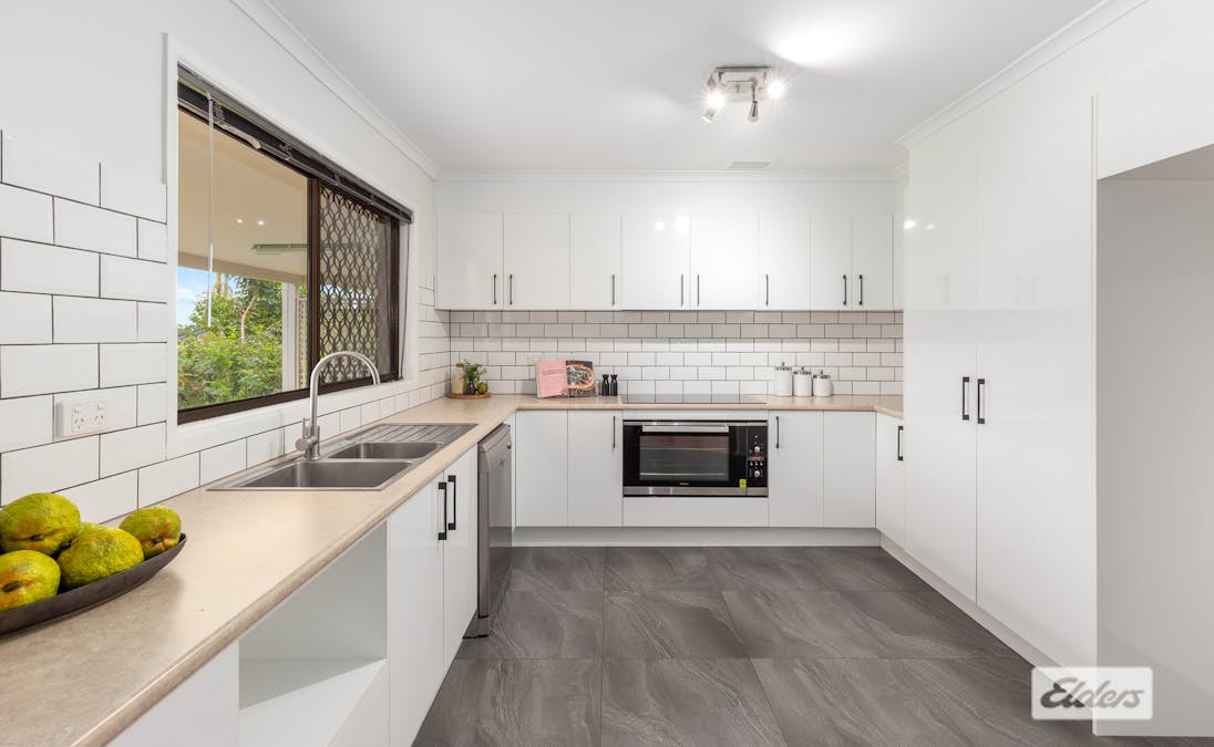 327 Springwood Road, Springwood, QLD, 4127 - Image 8