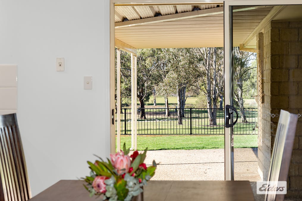 27 Fairway Drive, Meadowbrook, QLD, 4131 - Image 2