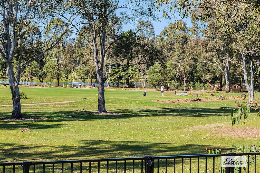 27 Fairway Drive, Meadowbrook, QLD, 4131 - Image 13