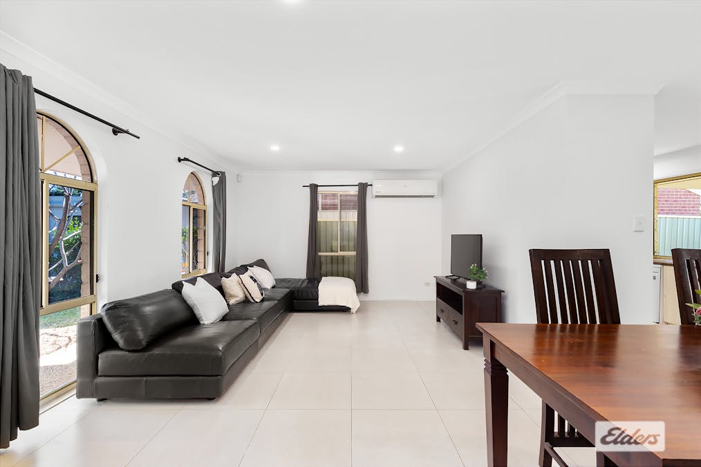 27 Fairway Drive, Meadowbrook, QLD, 4131 - Image 4