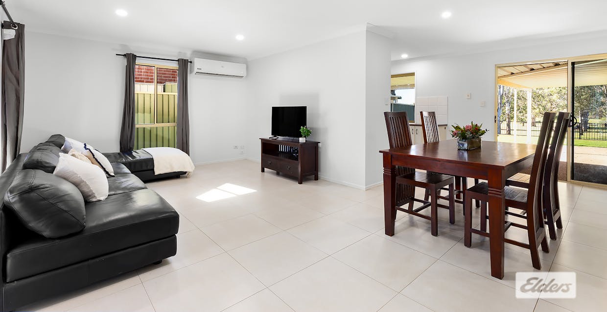 27 Fairway Drive, Meadowbrook, QLD, 4131 - Image 5