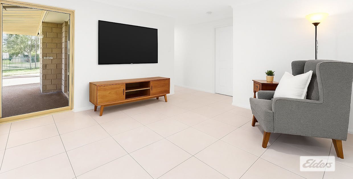 27 Fairway Drive, Meadowbrook, QLD, 4131 - Image 6