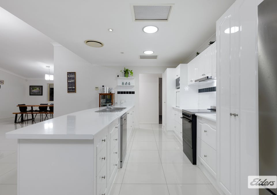 13 Crystal Place, Cornubia, QLD, 4130 - Image 8