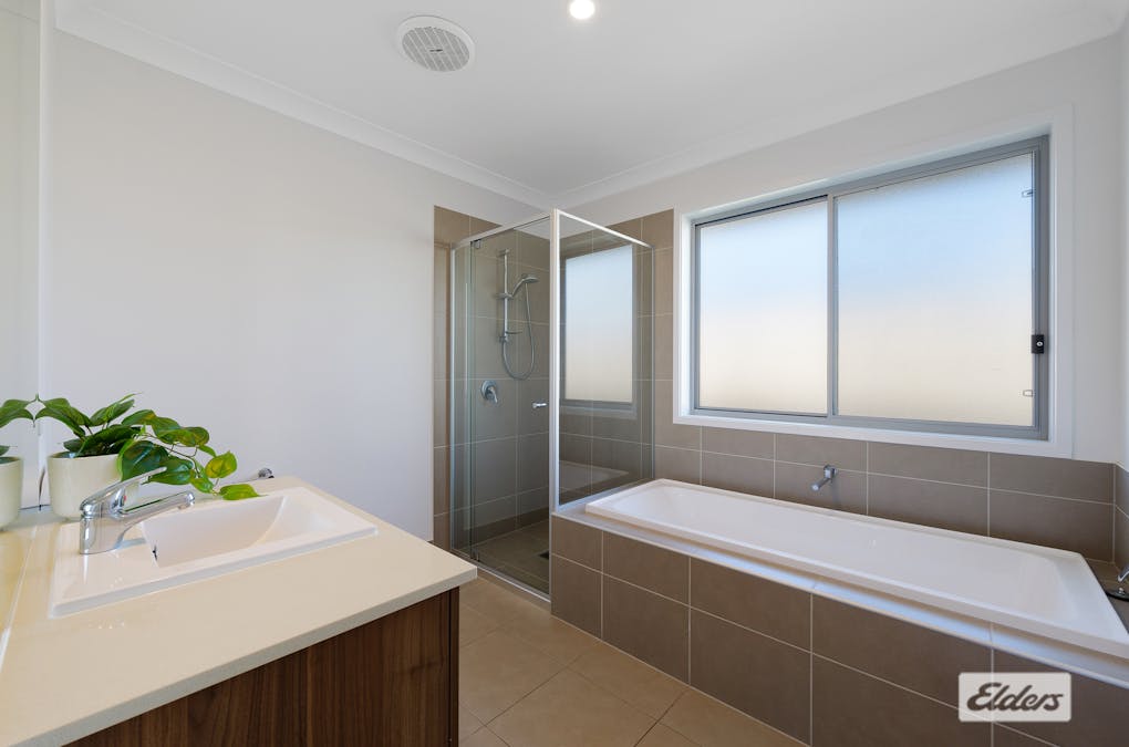29 Chambers Ridge Boulevard, Park Ridge, QLD, 4125 - Image 17