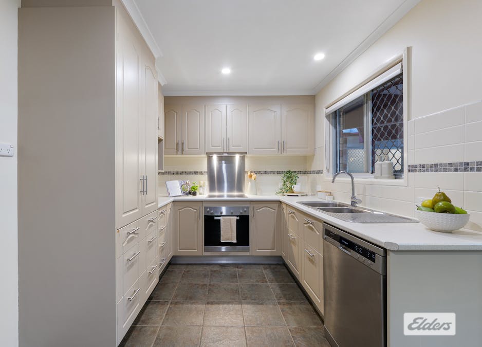 17 Winona Street, Shailer Park, QLD, 4128 - Image 9