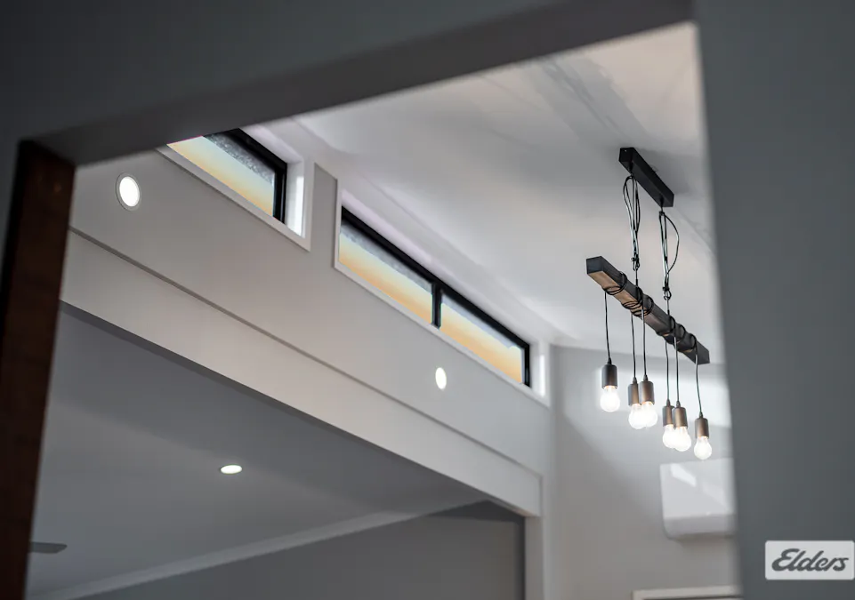 15 Clivia Crescent, Daisy Hill, QLD, 4127 - Image 6