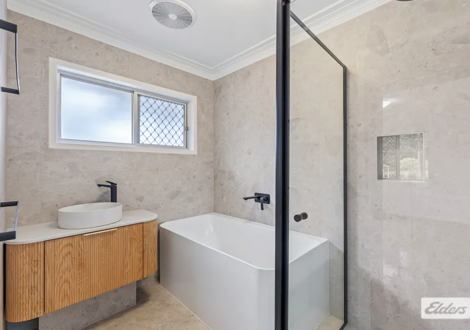 10 Bimbadeen Drive, Loganholme, QLD, 4129 - Image 7