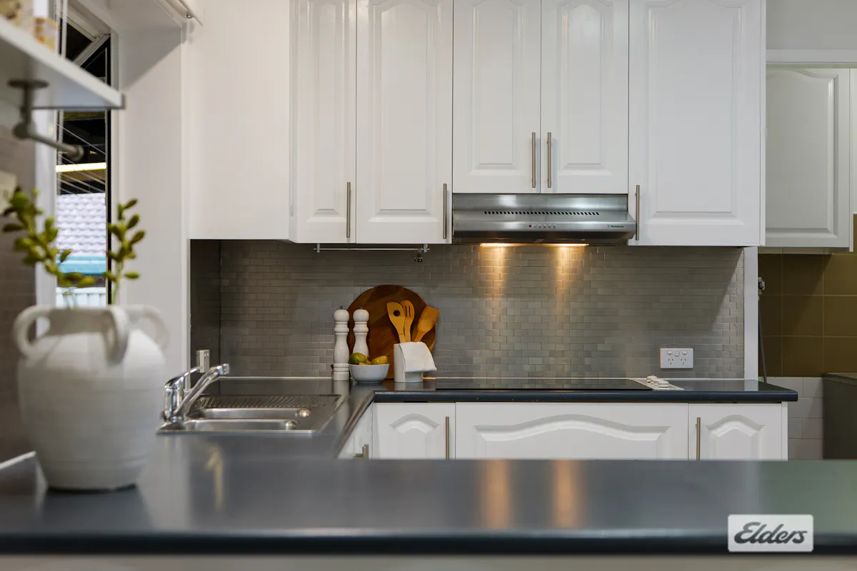 16 Teak Street — photo 7 of 29