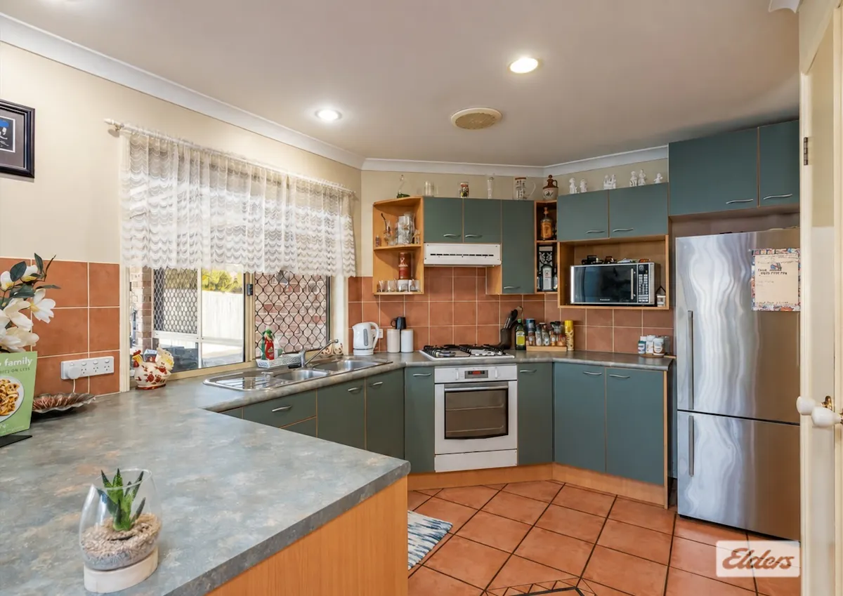 80 Dewar Drive — photo 3 of 11