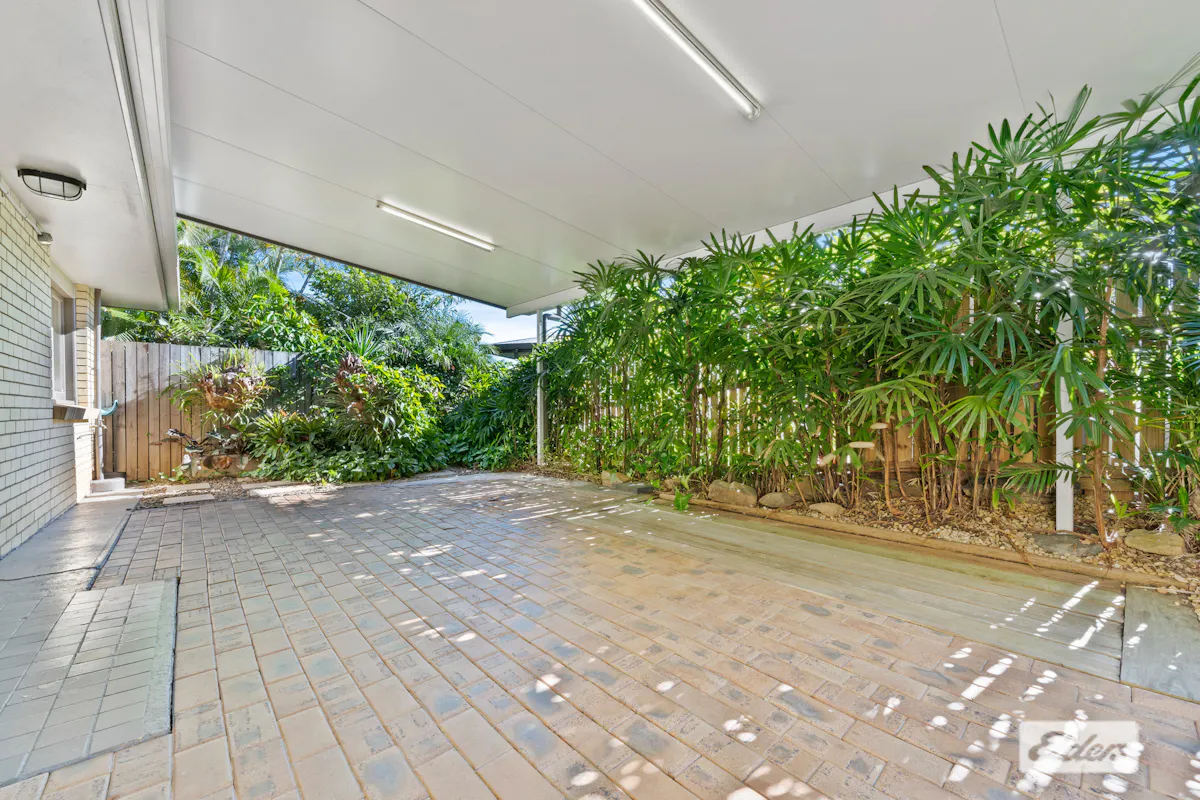 21 Sheridan Crescent — photo 8 of 9